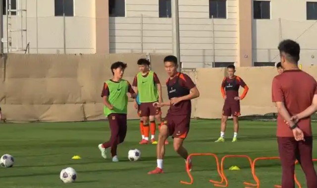 半岛体育官网-没钱了！国足住宿费7年跌10倍：曾热衷豪华单间，如今只能住标间