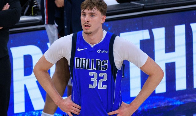 半岛体育APP-独行侠客战马刺 弗拉格升级为出战比赛 克莱缺阵