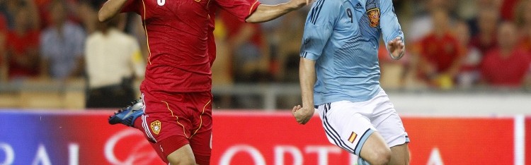 14年前国足0-1西班牙！当时阵容：卡西、哈维出战，郑智等人先发