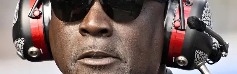 半岛体育APP-美媒：乔丹2025年收入超所有运动员，45亿身家历史第一